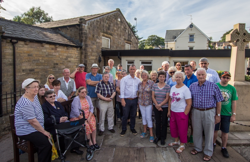 Nigel Meeting Sabden Bus Users Aug 16